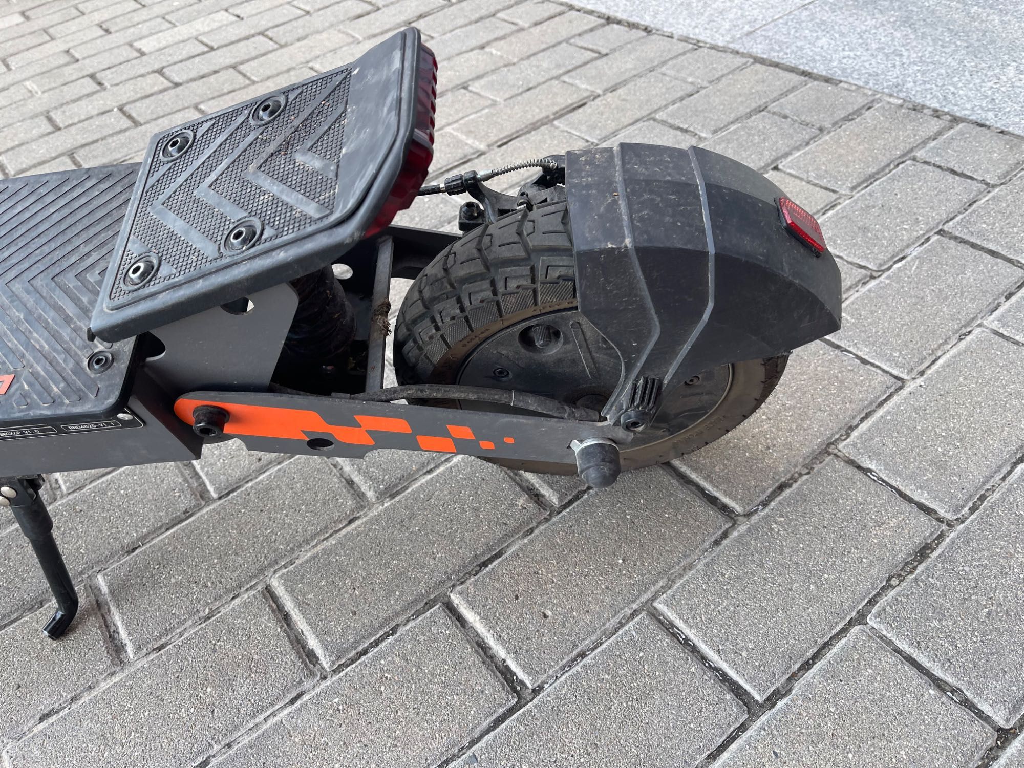 Продава се електрическа тротинетка Kugoo Kirin G2