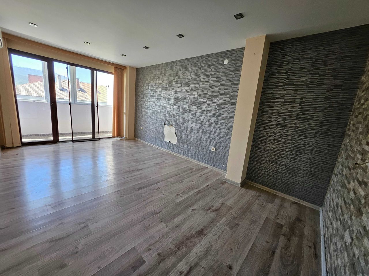 Продава се Четиристаен апартамент в Асеновград - 81 кв.м за 1186 €/кв.м - Снимка #4