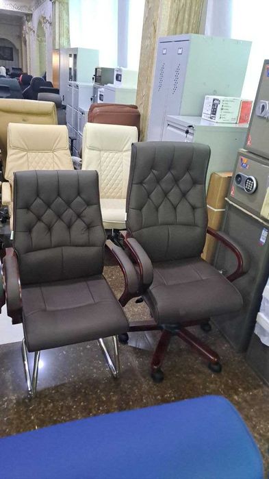 Офисное кресло Нельсон для солидных руководителей!