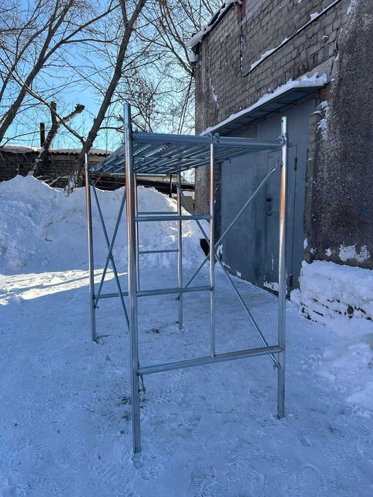 Надёжные строительные леса для фасадных, отделочных и ремонтных работ.