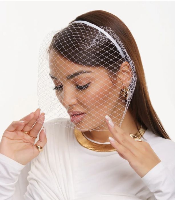 Скидка!Роскошный ободок с вуалью в белом цвете