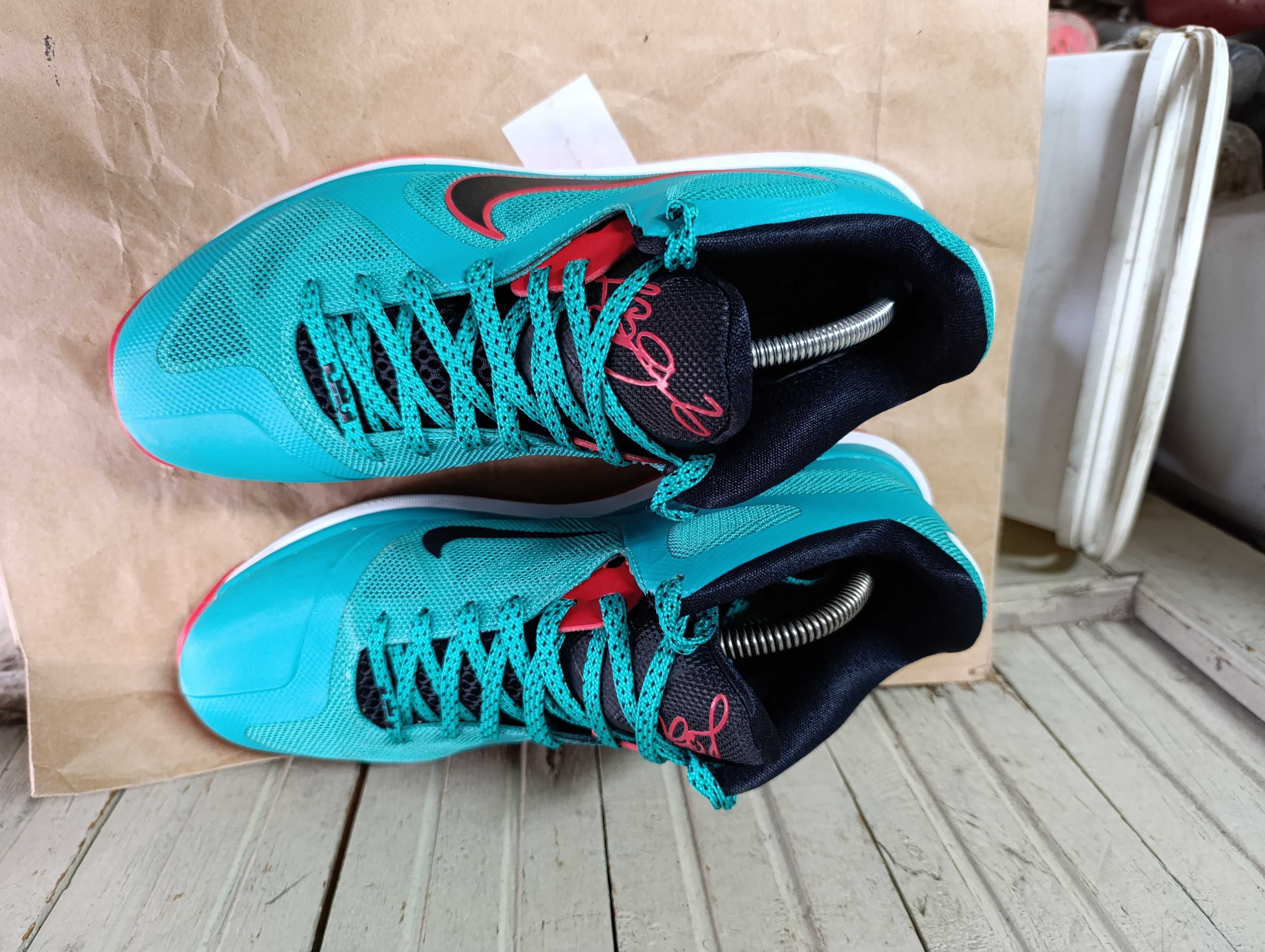 Nike LeBron 9 Low "Reverse Liverpool"оригинални маратонки 44 номер