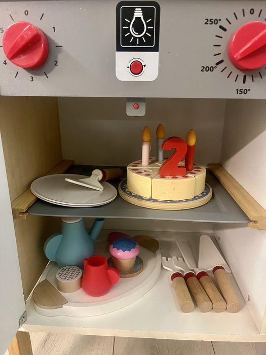Детска дървена кухня Лидл Lidl + аксесоари, готварска престилка
