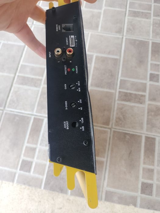 Amplificator/ stație mașină 400 W