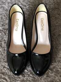 Pantofi CapOne pentru damă (mărimea 37, lac), noi