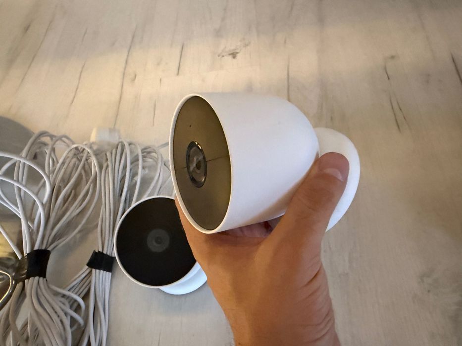 Google Nest Camera WiFi - Indoor Outdoor