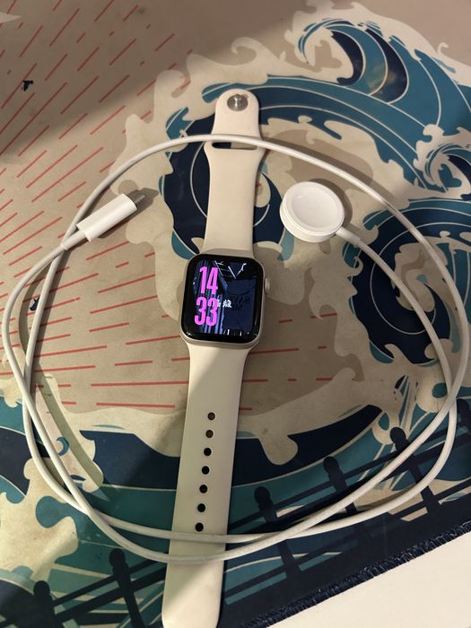 Продаю Apple Watch SE 2го поколения 40 ММ