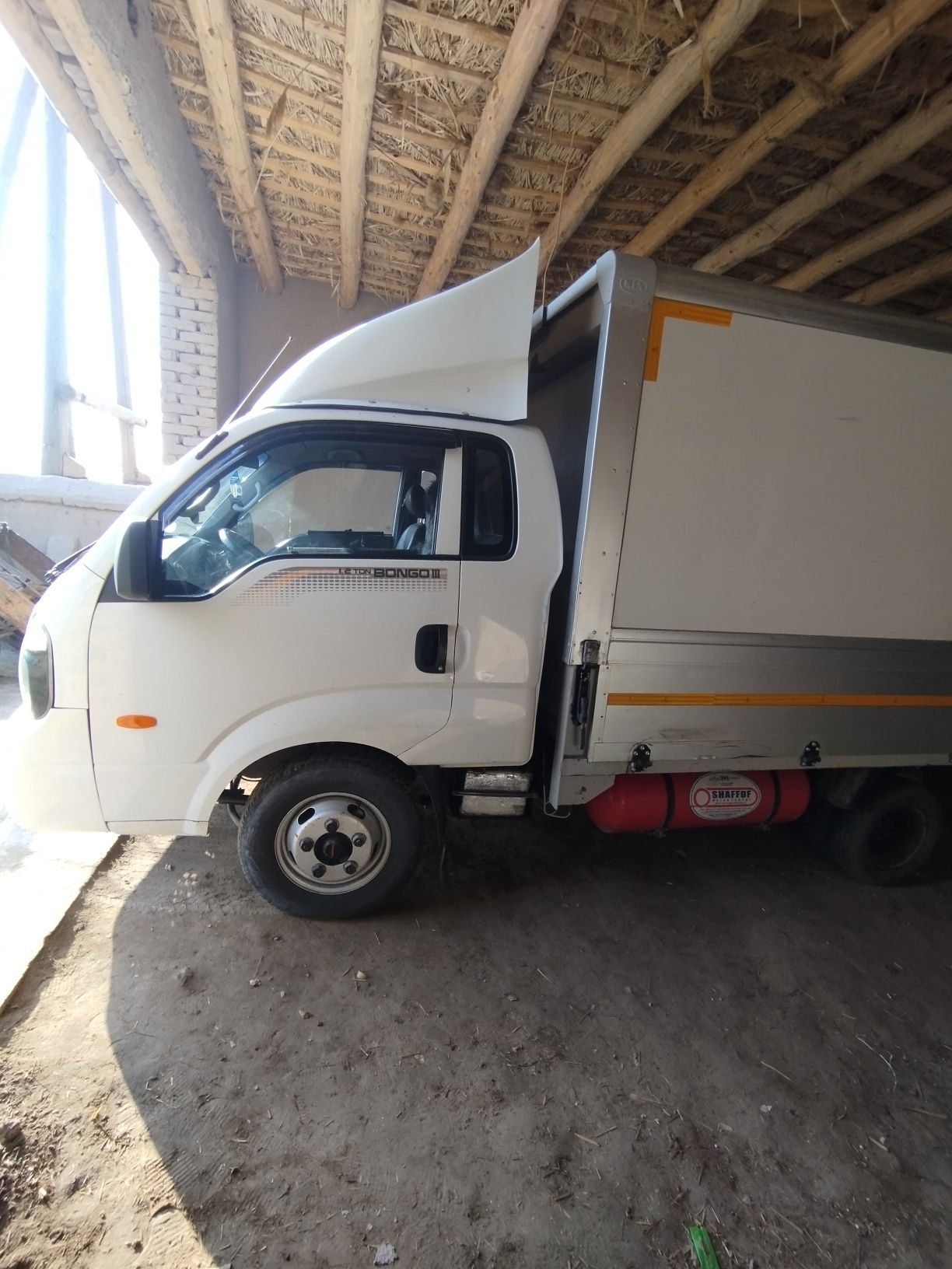 Kia bondo sotlad yil2013