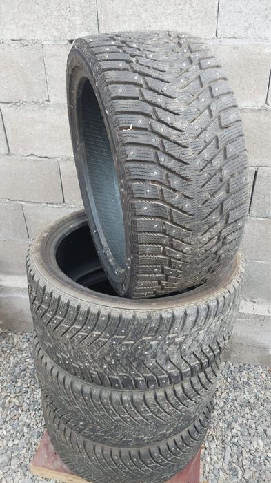 Перед 235/35/R19 Задние 255/35/R19 Год 2024. Цена 100 000