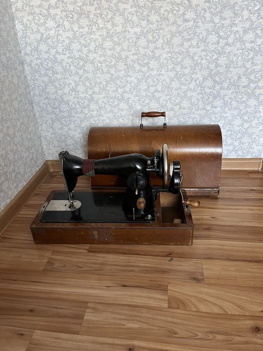 Ручная швейная машина