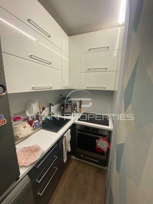 Продава се Тристаен апартамент в Пловдив, Христо Смирненски - 64 кв.м за 1938 €/кв.м - Снимка #5