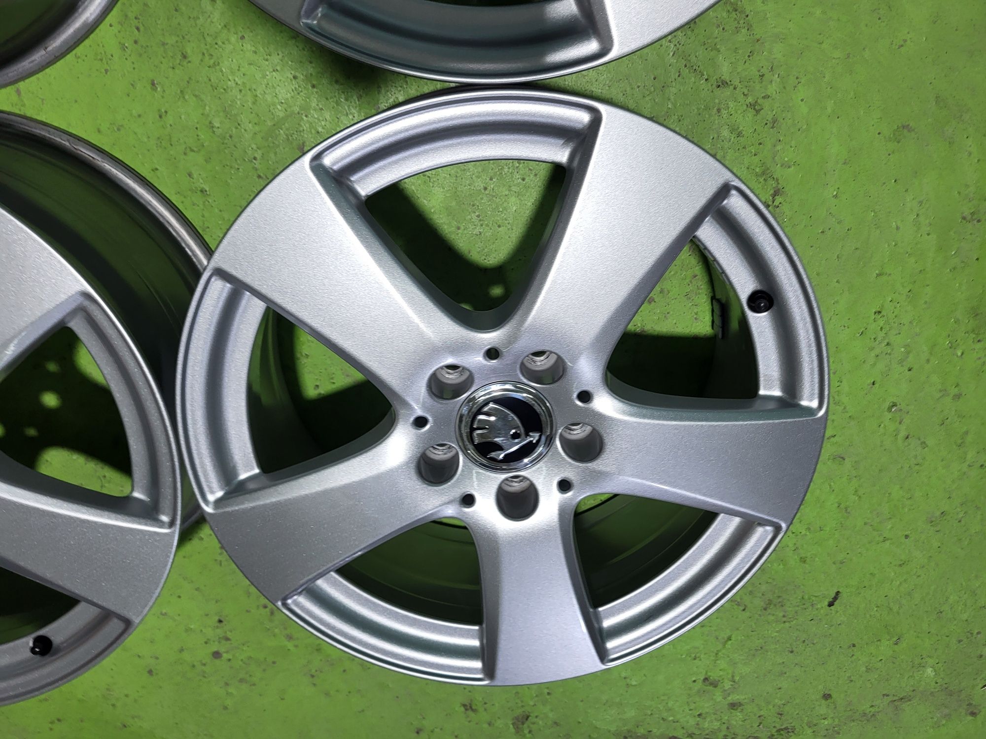 17 5x112 Skoda лети джанти 5х112 шкода