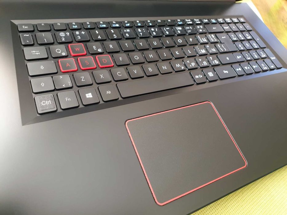 Геймърски Лаптоп Acer Predator Helios 300 N17C3, дисплей-17.3 инча