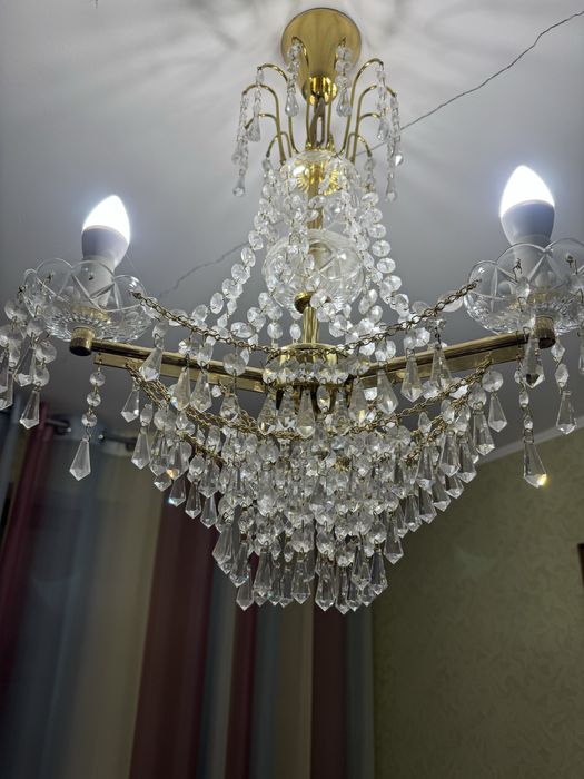 Продам люстру в хорошем состоянии