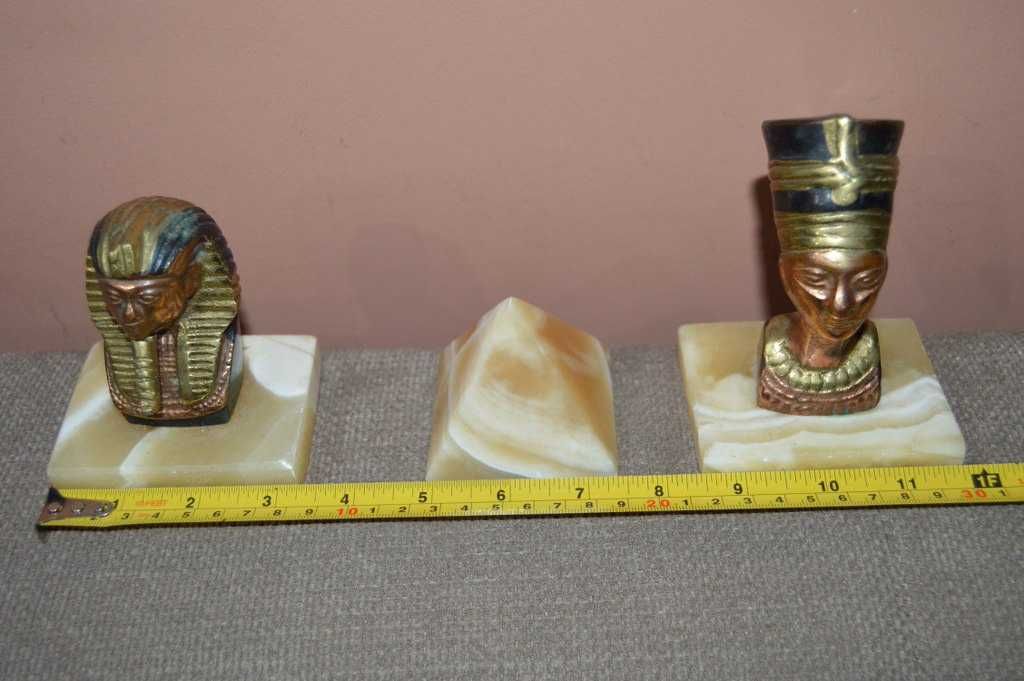 Statuete bronz Tutankamon si Nefertiti + piramida marmura faraon