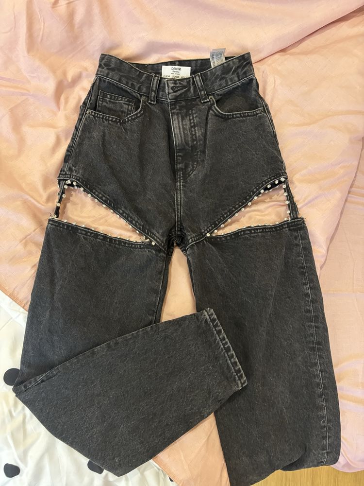 Нови дънки Bershka