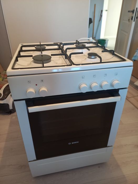 Газовая плита срочно. В хорошем состояний