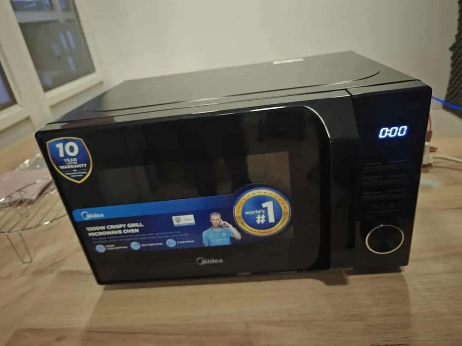 Микровълнова фурна MIDEA AG20CF2EBK 700W, Функция грил, 20L