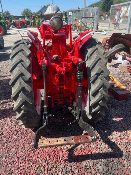 Tractor IHC 323 pentru vie, acte in regula