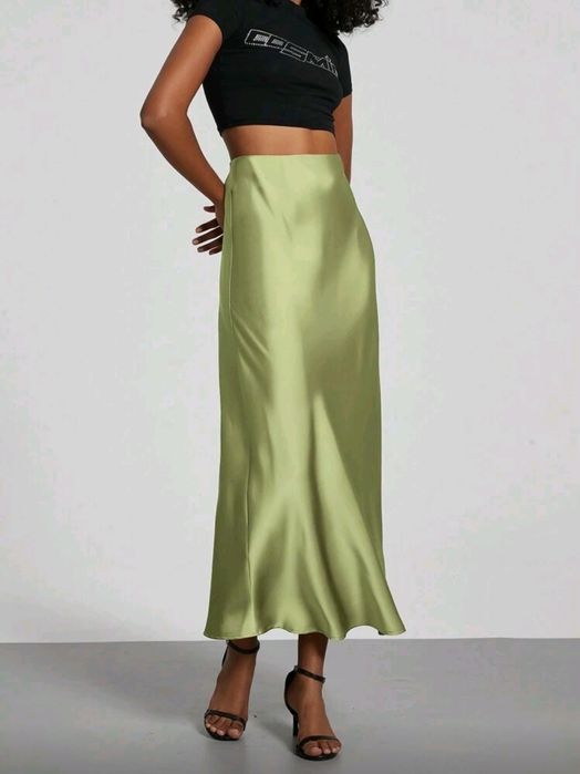 Fusta verde satin, marimea S