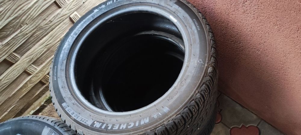 Cauciucuri iarna Michelin 225/50/17. Preț 800 lei