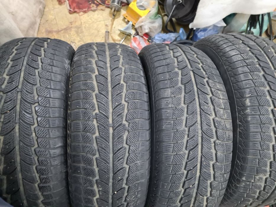 Продам зимние шины.