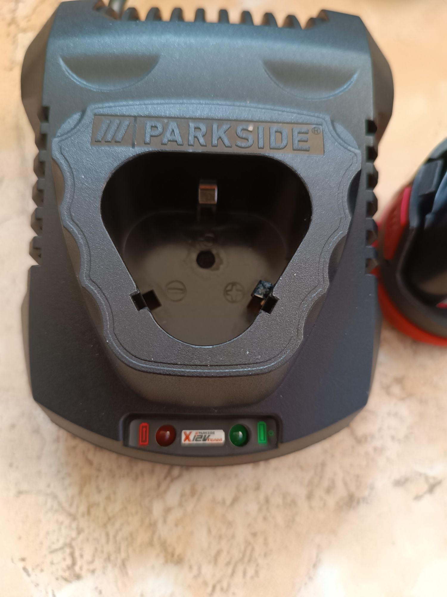 12V/2Ah - XTEAM / Батерия и зарядно Parkside/Парксайд PLGK A2