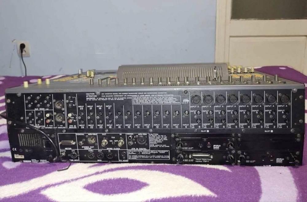 Vând mixer Yamaha O2R