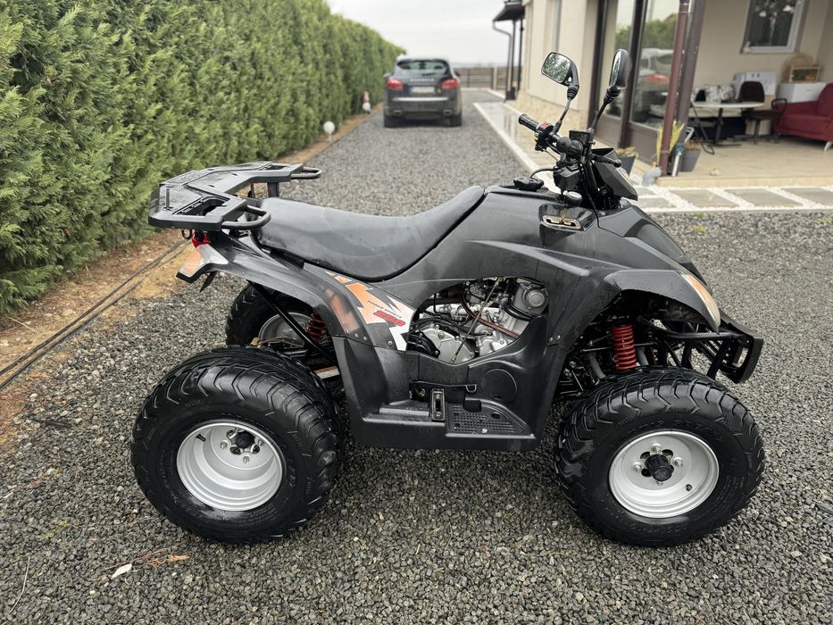 Atv e ton Daelim 250 / automat / recent adus