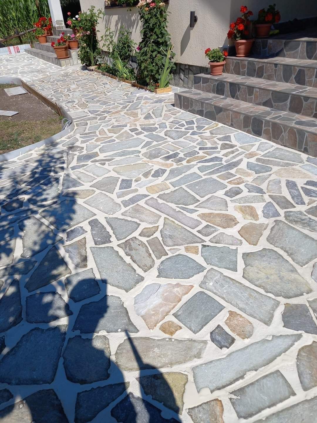 Piatra naturala de munte Ideală pentru pavarea curții, calitate extra