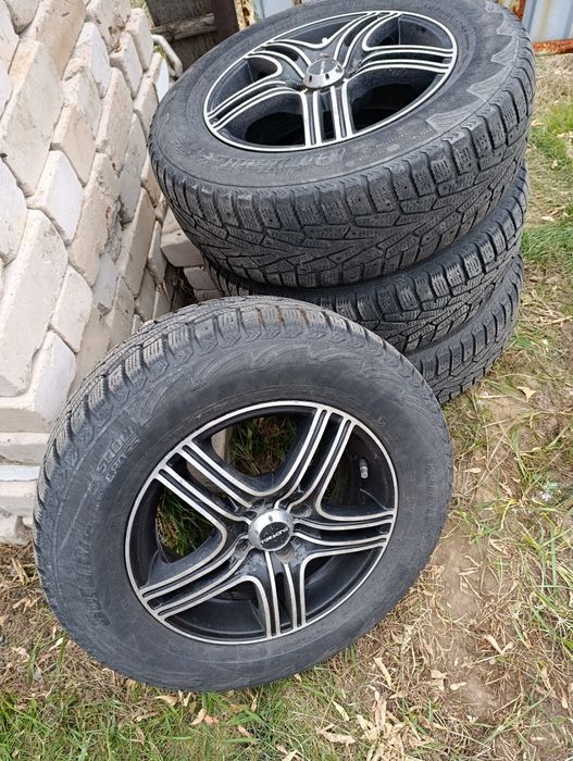 Продам титановые диски с шинами