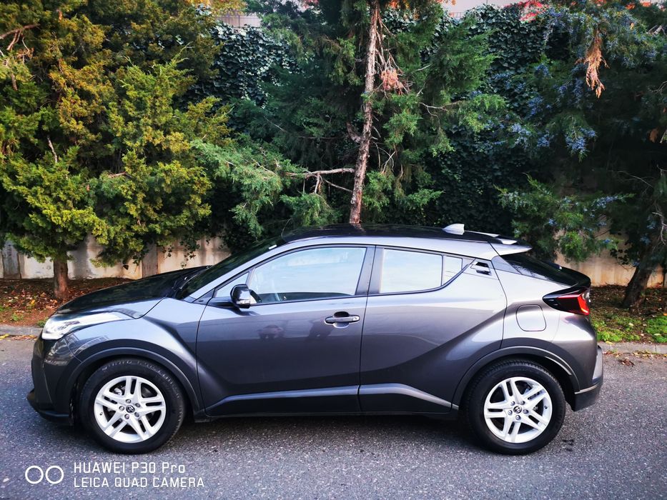 Toyota C-HR Hibrid, an 2022 și 30.600 km, NEGOCIABIL