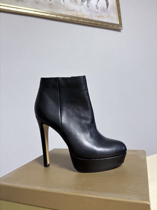 Новые сапожки , очень стильные