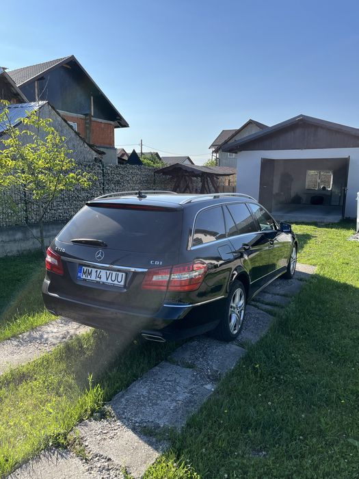 Vând  Mercedes E class
