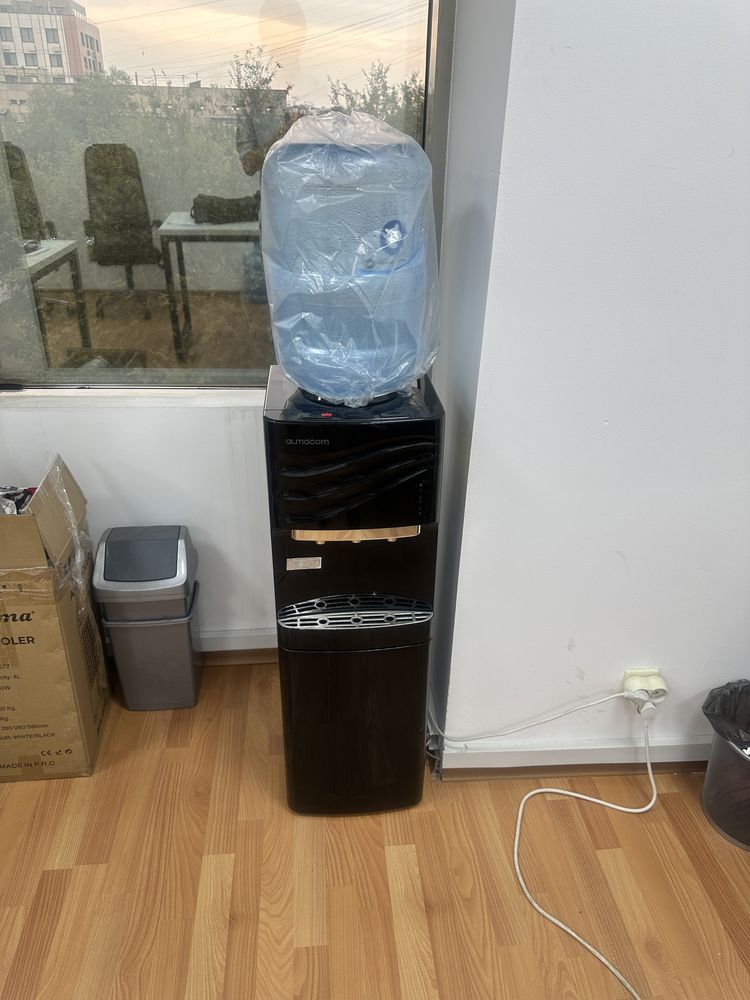 Кулер диспенсер для воды almacom