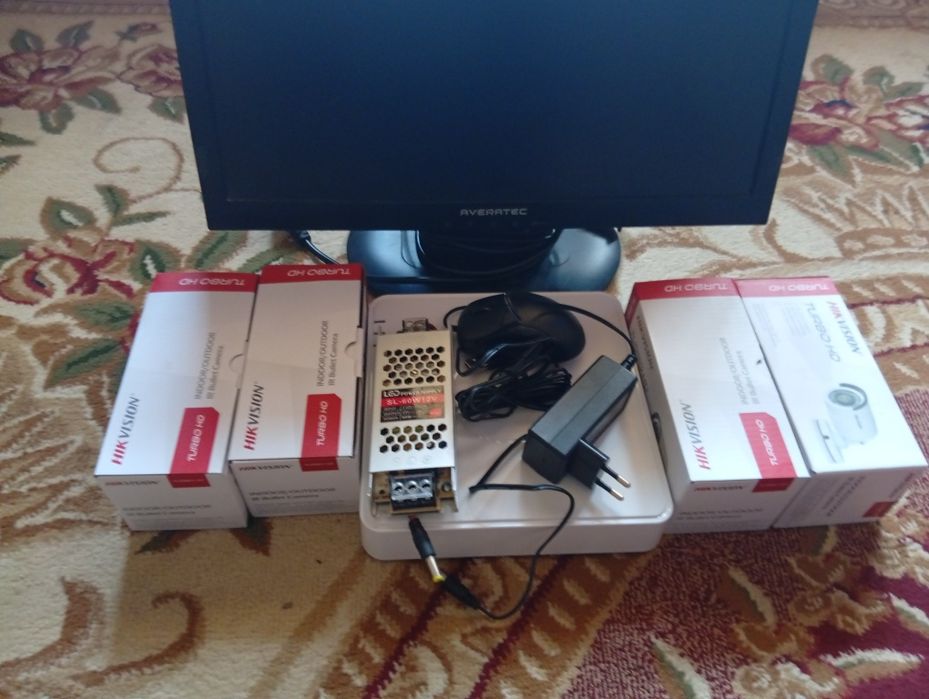 Камера наблюдения 4 камеры комплект камеры видеонаблюдения Hikvision