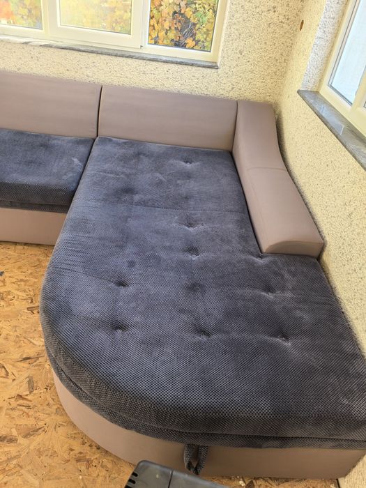 Ъглов диван с функция сън и място за съхранение