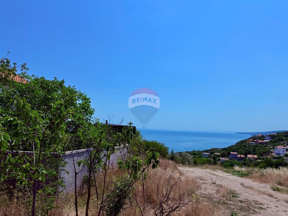 Парцел в регулация с панорамна морска гледка за продажба, гр. Балчик,