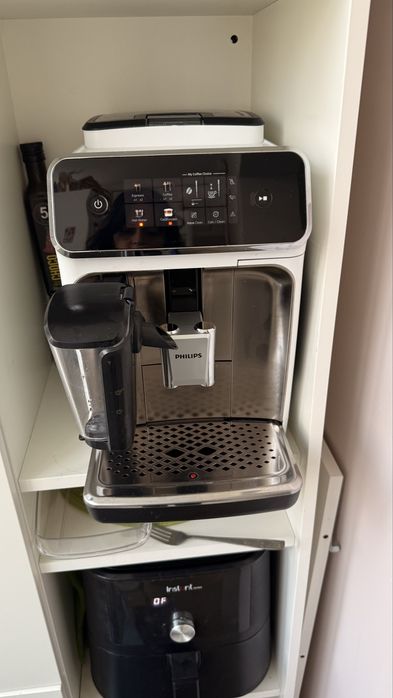 Esspresor Philips LatteGo seria 2300, 4 tipuri de bauturi- in garantie