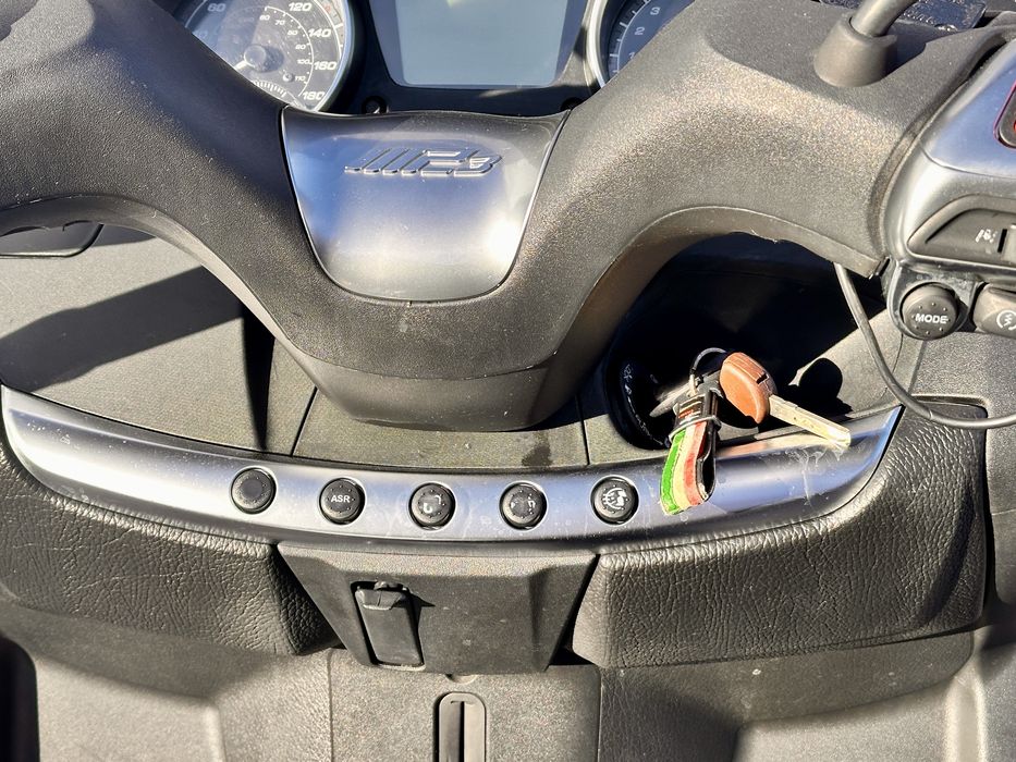 Piaggio mp3, scuter 3 roti, abs/asr, scuter se conduce cu B, rate