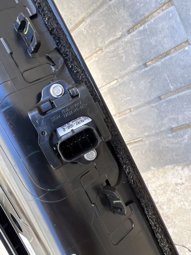 Ford Mustang 2016 кора багажник с камера