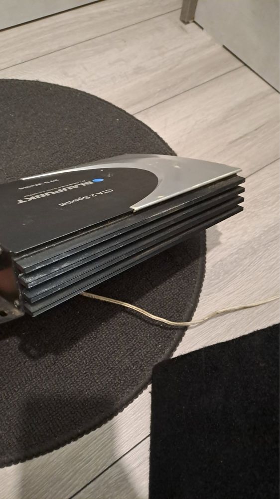 Комплект Бас каса и усилвател Blaupunkt