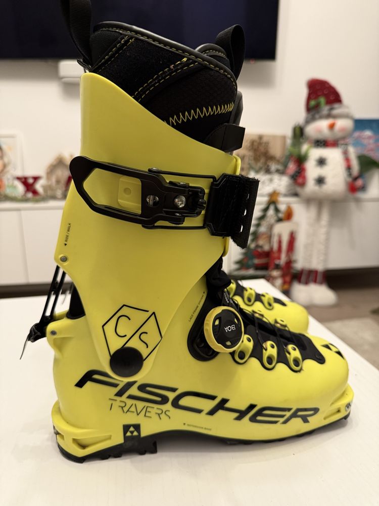 Clapari ski Fischer Travers CS Yellow 25.5 mondo
