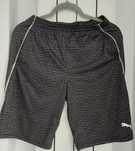 Vand pantaloni scurti Puma