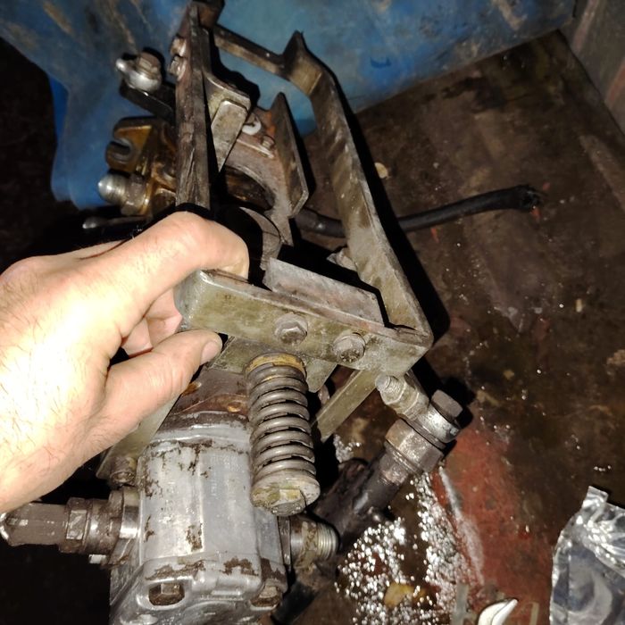 Vând pompa/reductoare