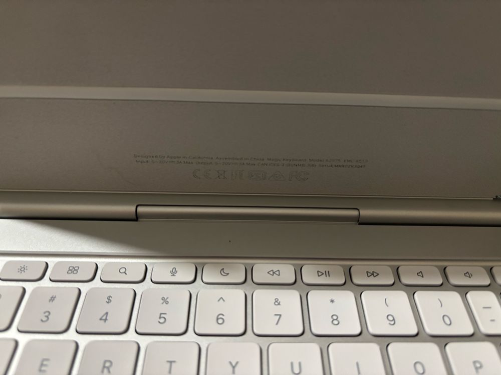 Клавиатура чехол Apple Magic Keyboard для iPad 11 pro