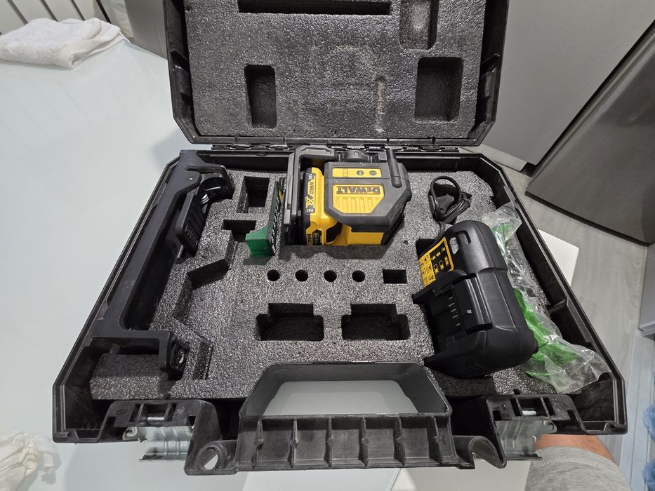 Dewalt dce008g rază verde