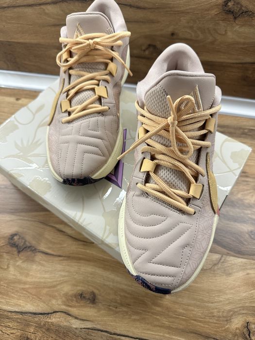 Баскетболни обувки Nike Zoom Freak 5 "Fossil Stone" маратонки кецове