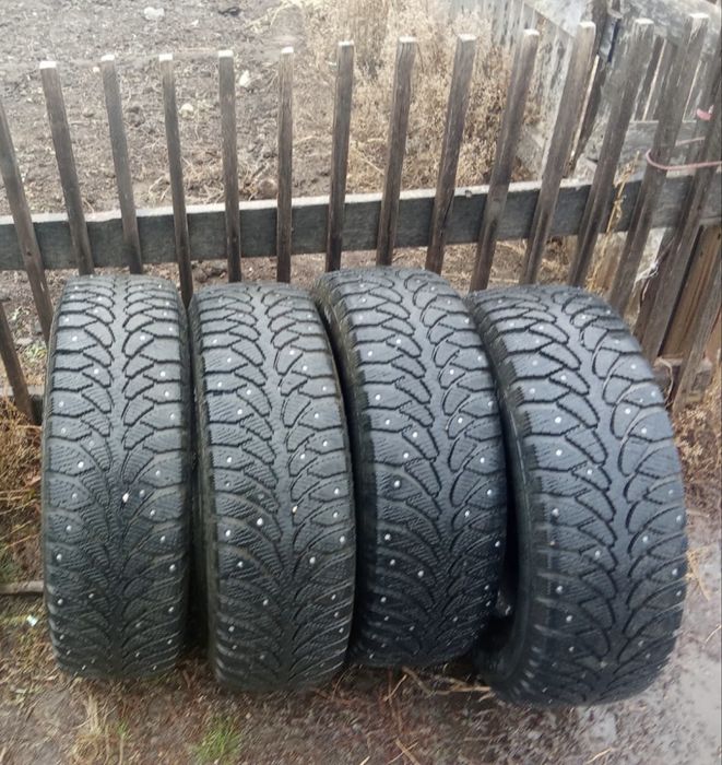 Продам шипы в хорошем состояние  185/65/R14