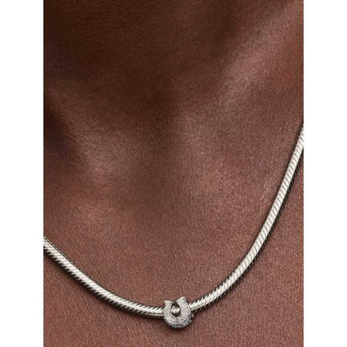 PANDORA Mini talisman cu potcoavă texturată, nou!